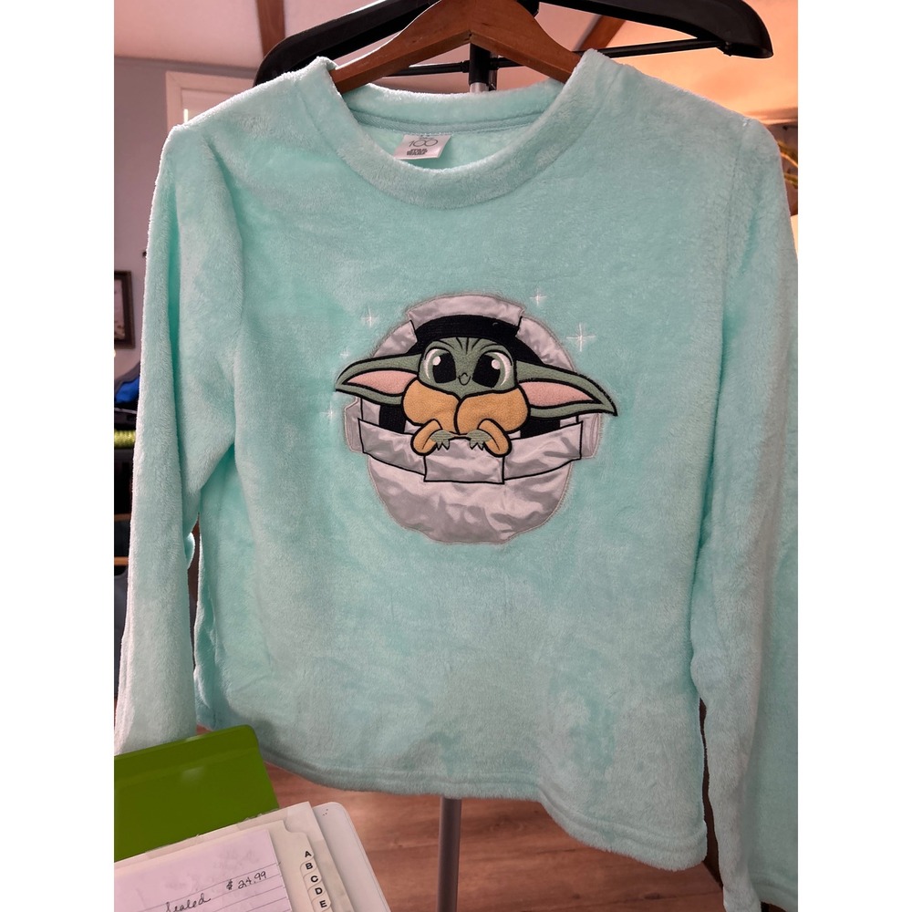 Disney Star War Baby Yoda Fluffy Sleep ShirtMint Green 100th Anniversary M youth